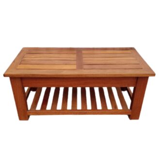 Mesa de centro Paracas en madera para salas y terrazas en color caramelo