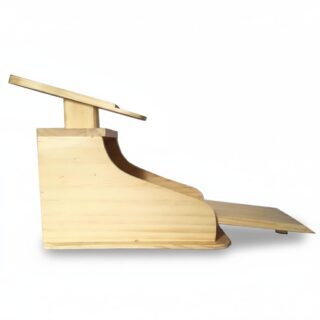 lustra zapatos de madera